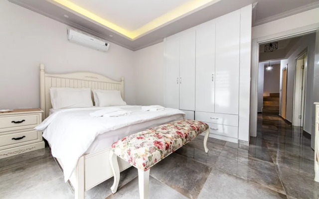 Sea View Huge Private Villa With Terrace in Bodrum