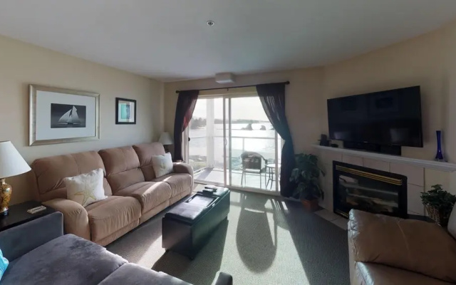 Waters Edge 308
