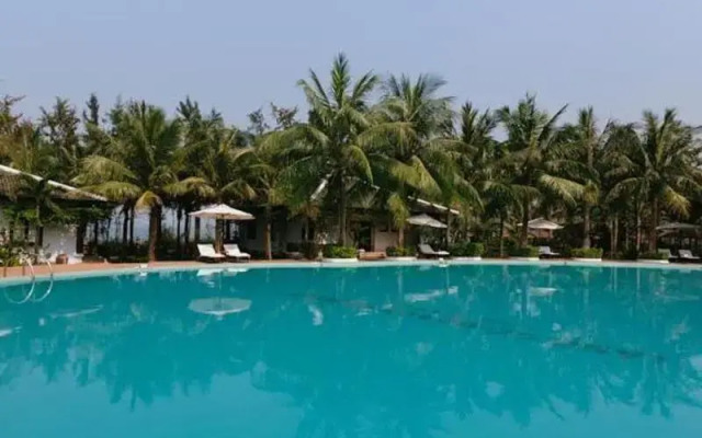 Lang Co Beach Resort