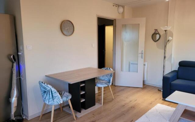 Studio récent résidence Charles Quint