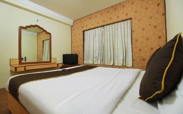 Hotel Gaylord by OYO Rooms