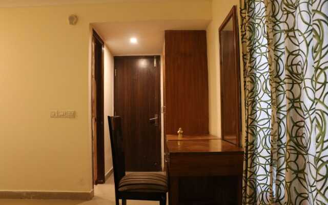 OYO 5190 Hotel Golden Inn