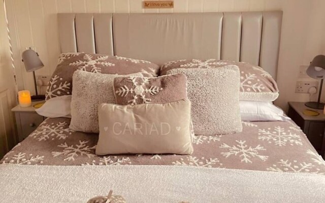 A Beautiful, Unique Lodge, Made for two