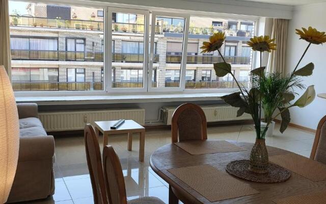 Superb Appartement With 3 Bed Rooms In Antwerpen