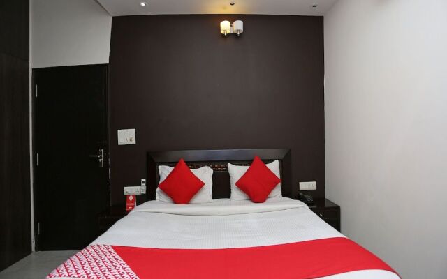 OYO 16410 Hotel Retreet