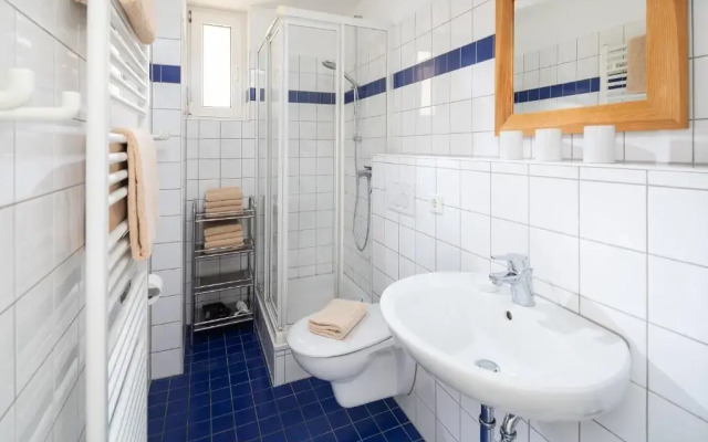 Admiral's Kap Lounge 1