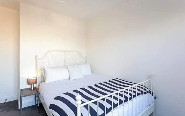 Three Bedroom Kensington Flat