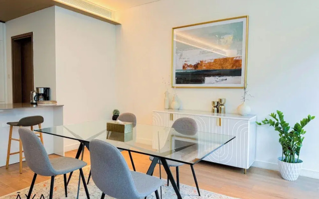 Aya - Sophisticated 1BR Apartment in CityWalk with Views