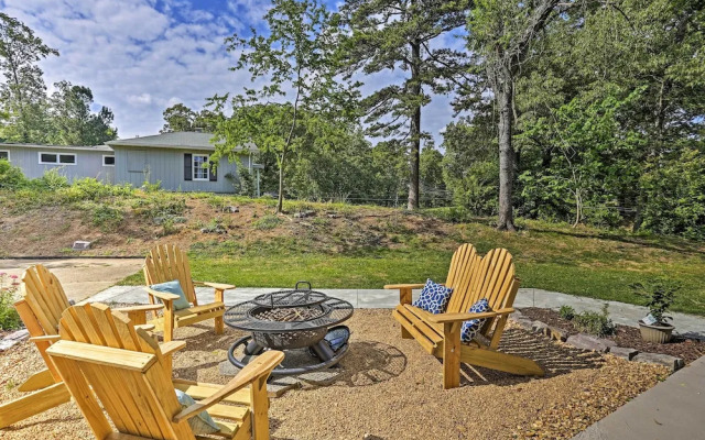 Family-friendly Escape ~ 6 Mi to City Center!