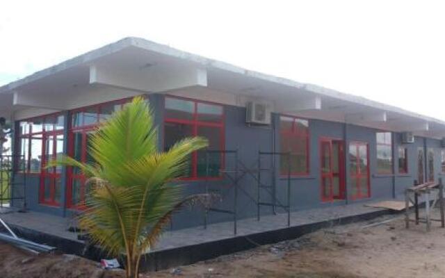 Rumanija's Airport Rooms