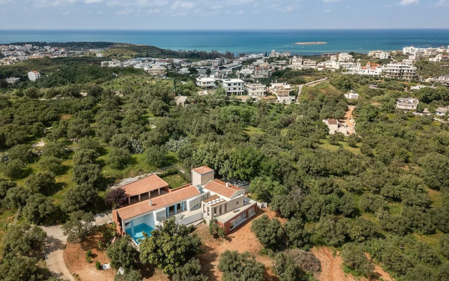 Vilia House on the Hill