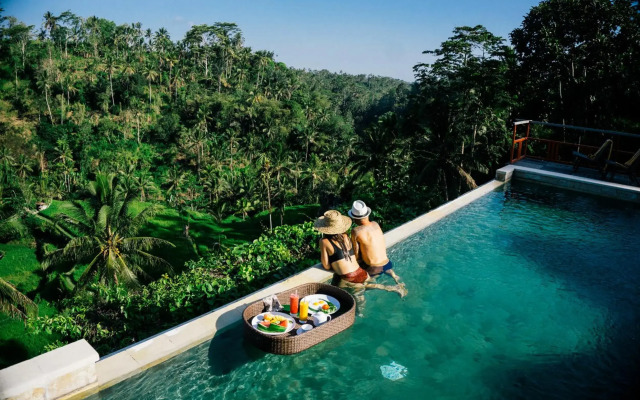 Suarapura Resort & Spa