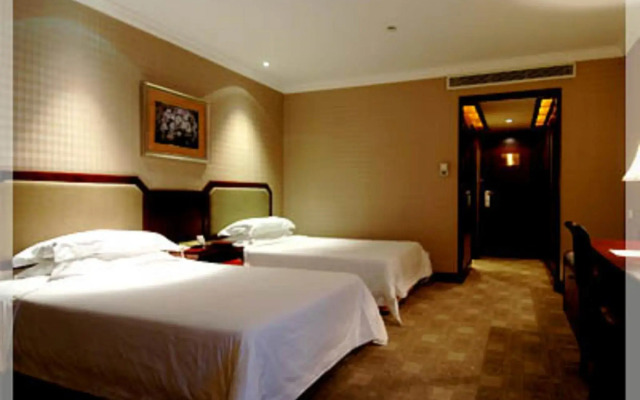The Bund Riverside Hotel