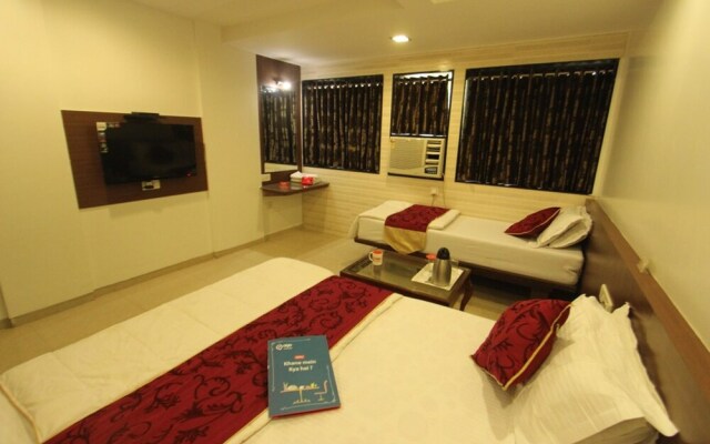 OYO 1370 Hotel Akash