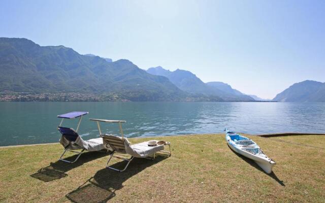 Apartment A lago, private beach and parking