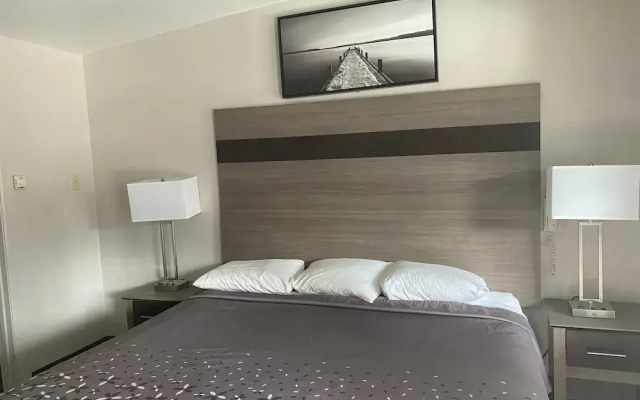 Apex Inn