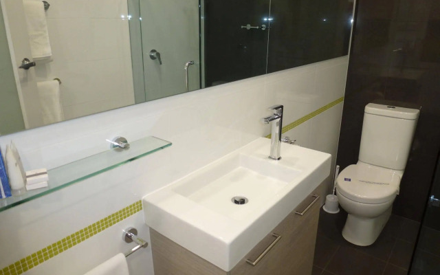 Golden Chain Tower Motor Inn