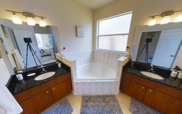 ACO FAMILY - 4Bd with pool ( 1707)