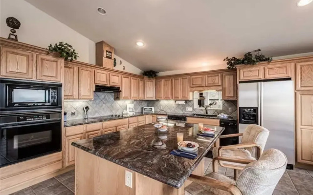 Awesome Views - Five Bedroom Cabin