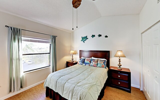 Beach-Themed #F32 - 2 Br Condo