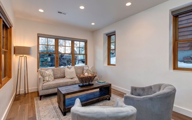 Old Town Masterpiece 6 Bedroom Home by RedAwning