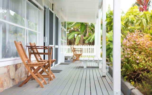 Hibiscus Crown Apartments
