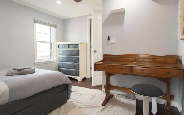 Chic Lake Geneva Apartment in Desirable Location!