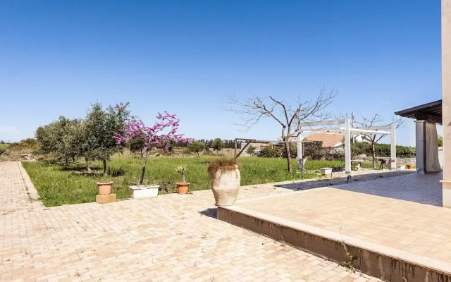 Charming Sea View Villa close to beach