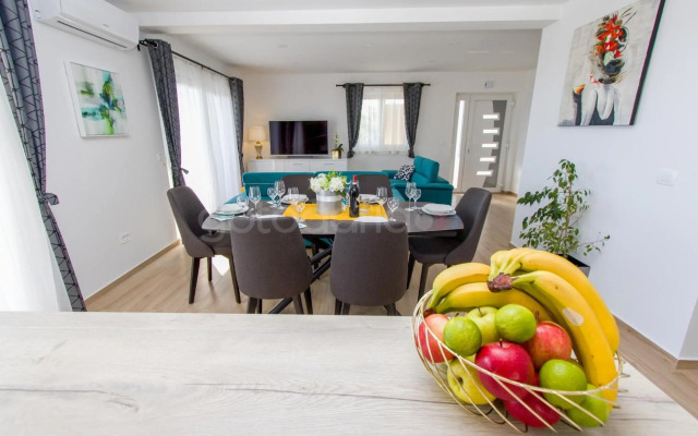 Penthouse With Panoramic View Ally