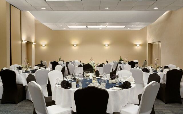 Days Inn & Suites Moncton