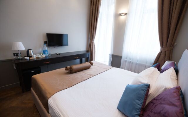 Seven Rooms Boutique Hotel
