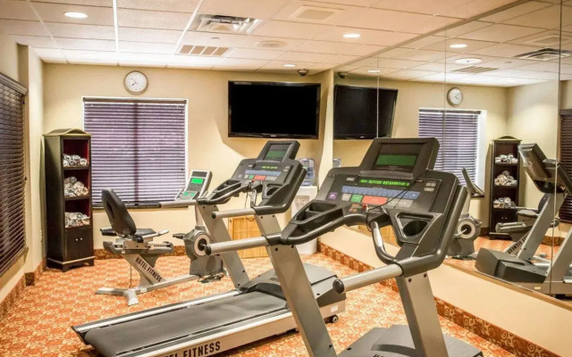 Holiday Inn Express & Suites Clear Spring by IHG