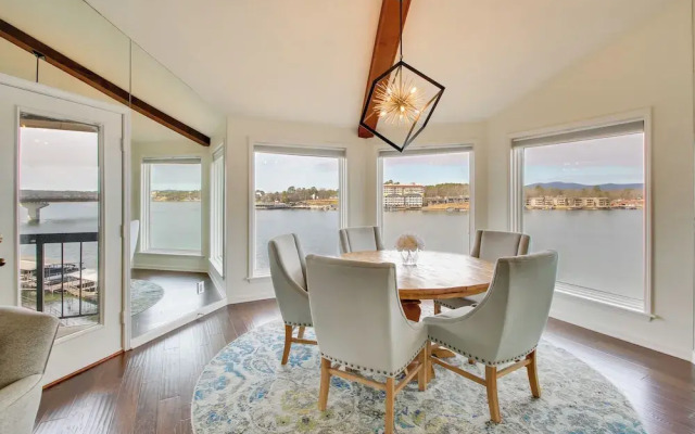 Million-dollar Views: Condo on Lake Hamilton!