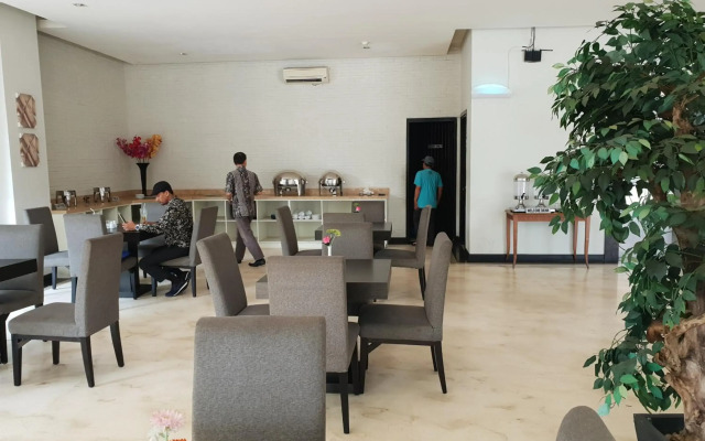 N3 Hotel Zainul Arifin