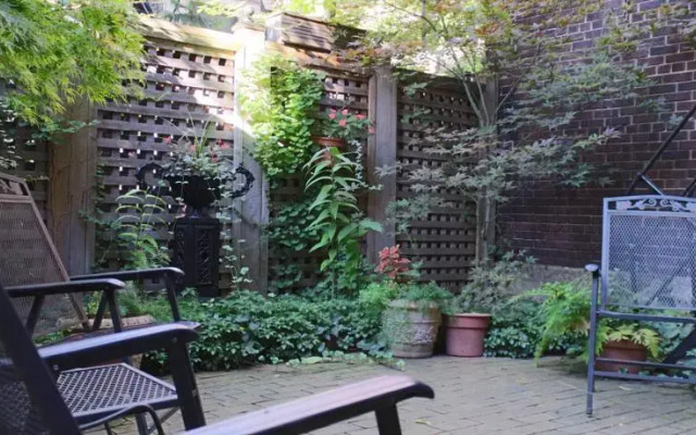 Flemish House of Chicago