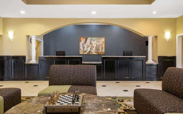 La Quinta Inn & Suites by Wyndham Pearland - Houston South
