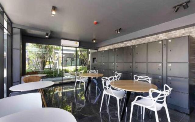 The Excel Groove Condo at Lasalle 52