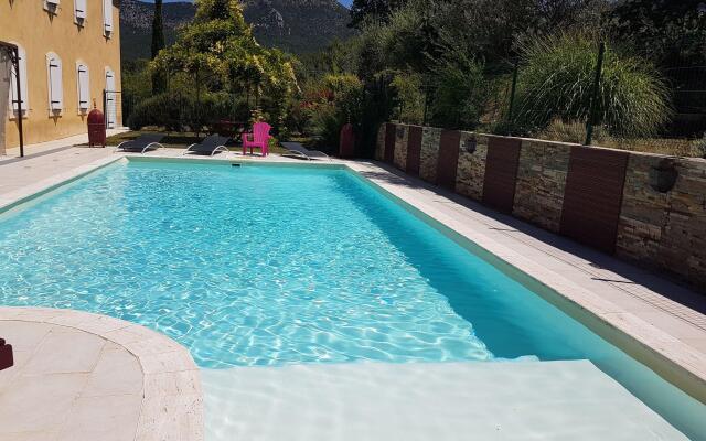 Idyllic Villa in Trets with Private Swimming Pool