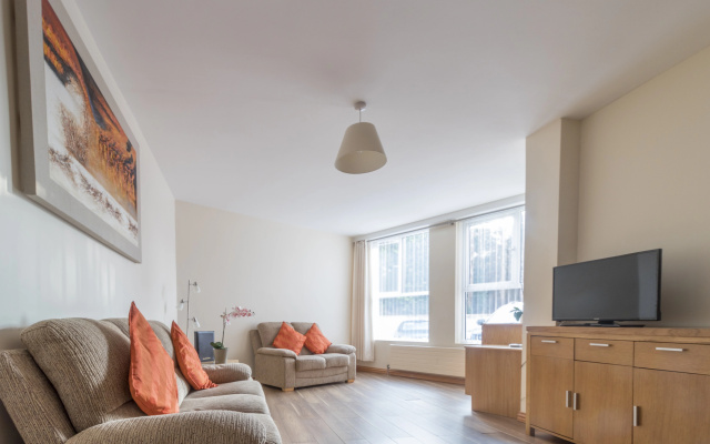 Broc House Suites