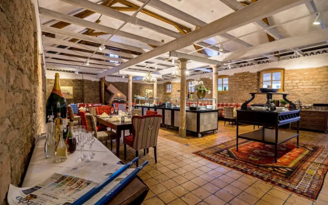 Schlosshotel Weyberhöfe