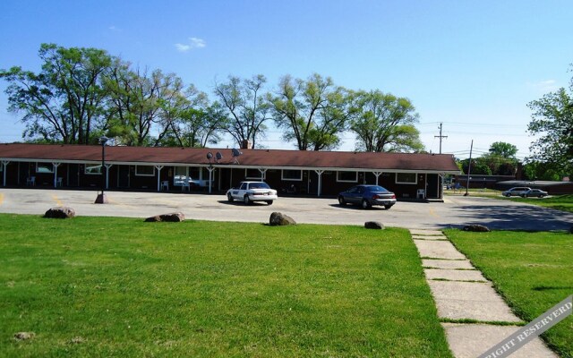 Spinning Wheel Motel