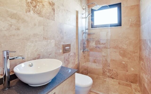 Villa Tepes by Akdenizvillam