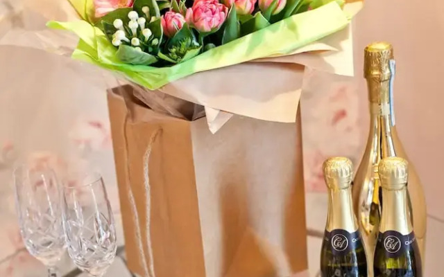 Bowness Bay Suites - Adults only