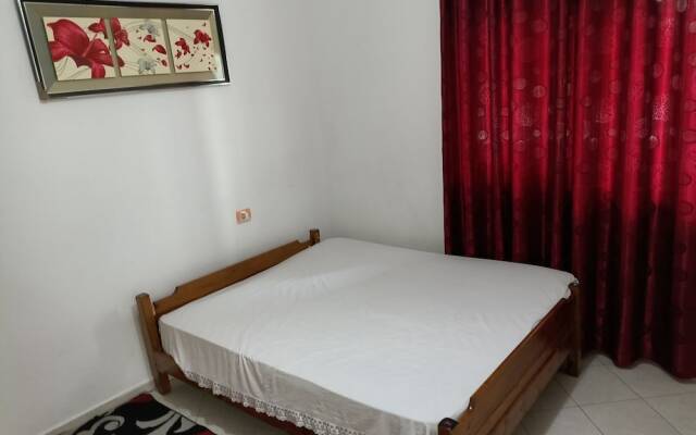 "quiet Independent Apartment With Garden."