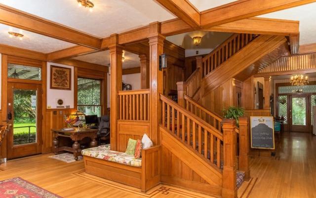 Herlong Mansion Bed & Breakfast