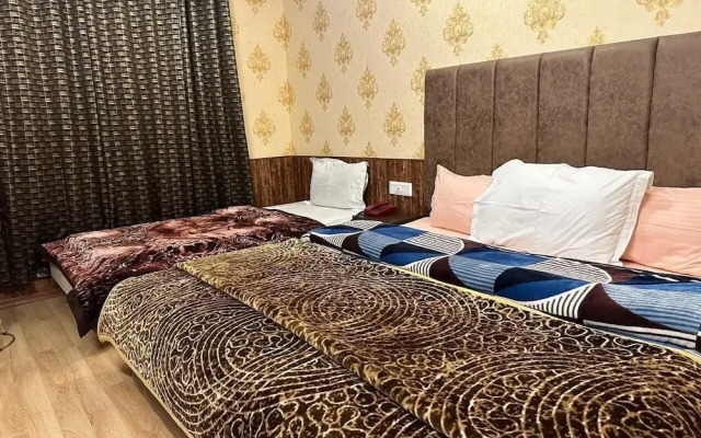 Hotel Golden Palm by Rattan's 1925