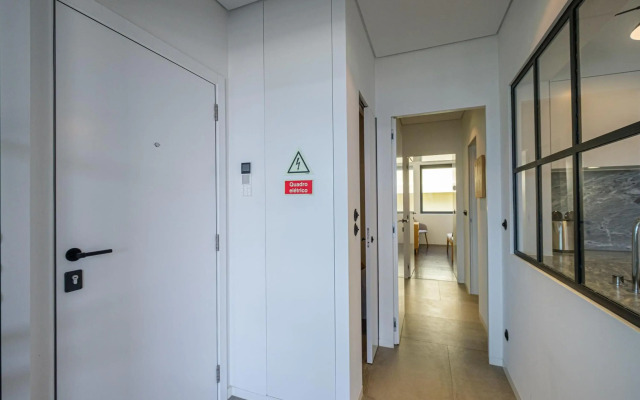 Nomad's 2bdr Riverside Lisbon