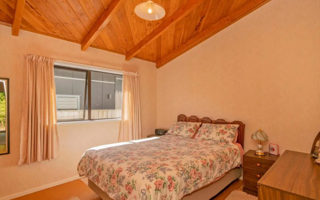 Oyster Bliss - Cooks Beach Holiday Home