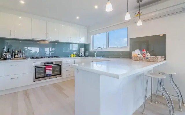 7 Graydens with views in Ventnor