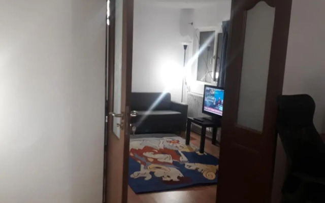 Tobyta nu primesc santieristi si petrecareti